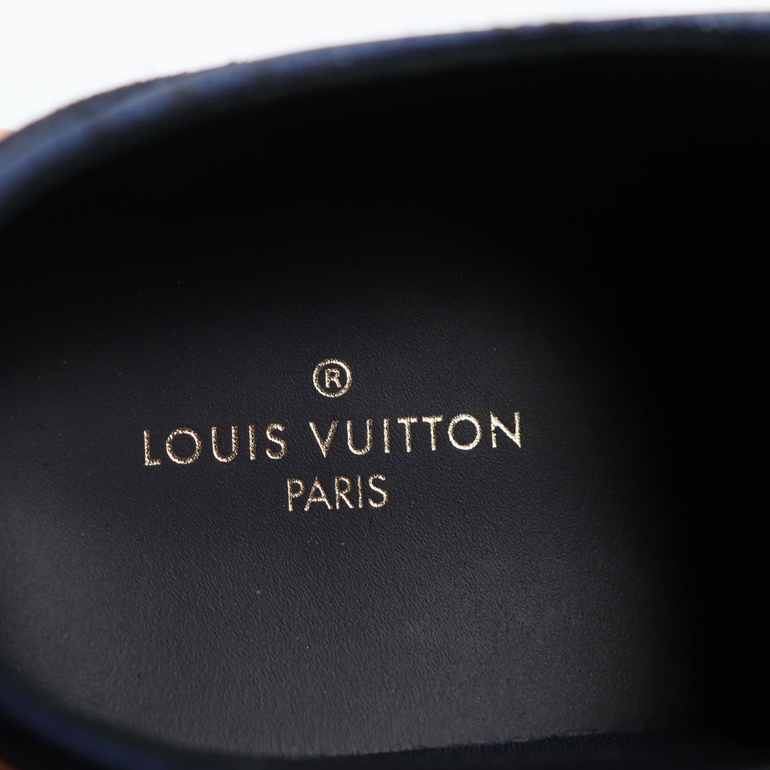 LOUIS VUITTON(ルイヴィトン)の極美品●LOUIS VUITTON ルイヴィトン 2019年製 タトゥーライン スウェードレザー使い モノグラム ローカットスニーカー ネイビー 7.5 イタリア製 メンズ メンズの靴/シューズ(スニーカー)の商品写真