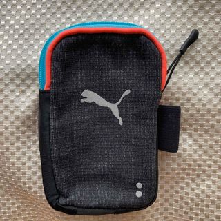 プーマ(PUMA)の【母の日セール❗️】PUMAアームバンド　スマホケース　ジョギング　トレーニング(その他)