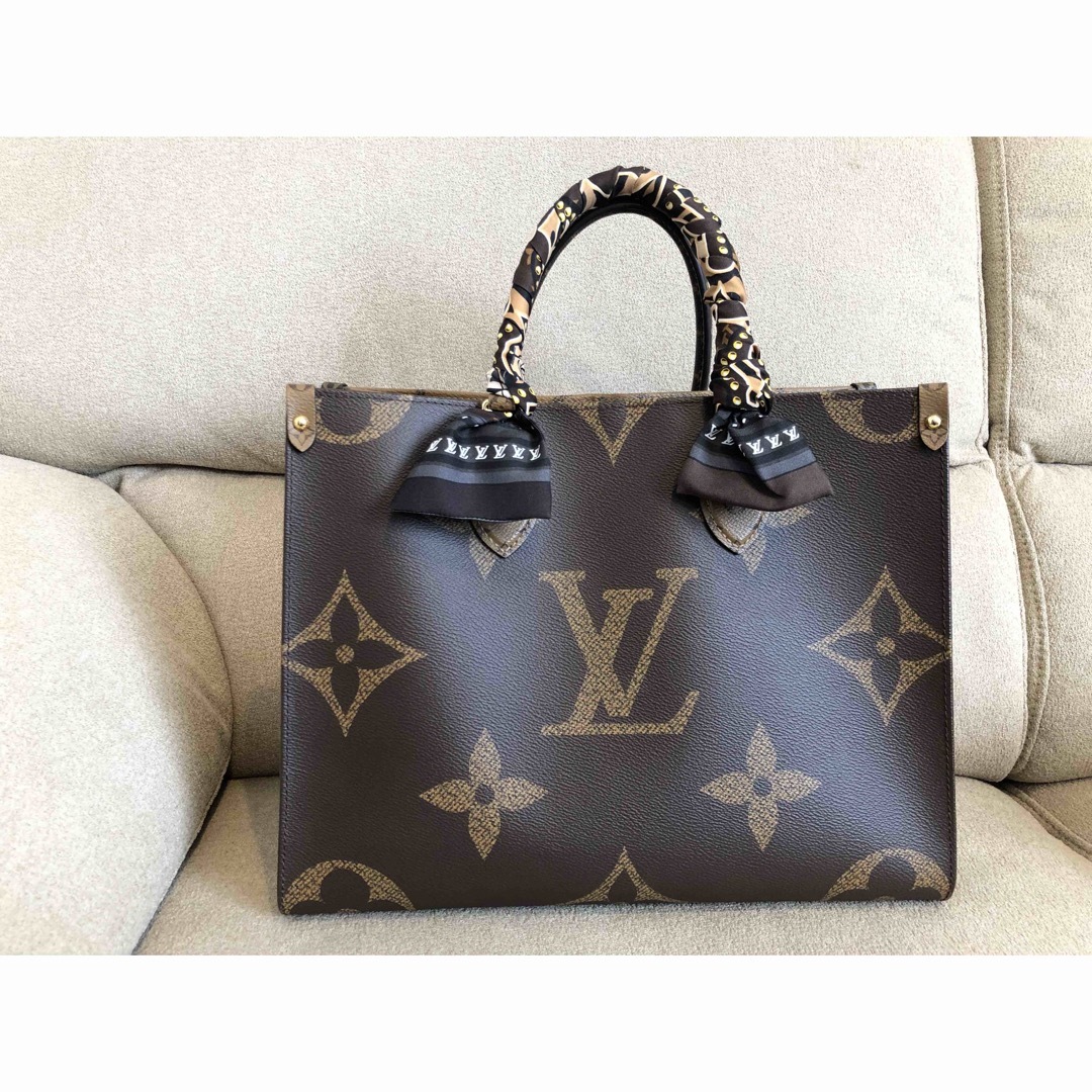 LOUIS VUITTON(ルイヴィトン)のLouis Vuitton ルイヴィトン オンザゴー MM バンドー付き レディースのバッグ(トートバッグ)の商品写真