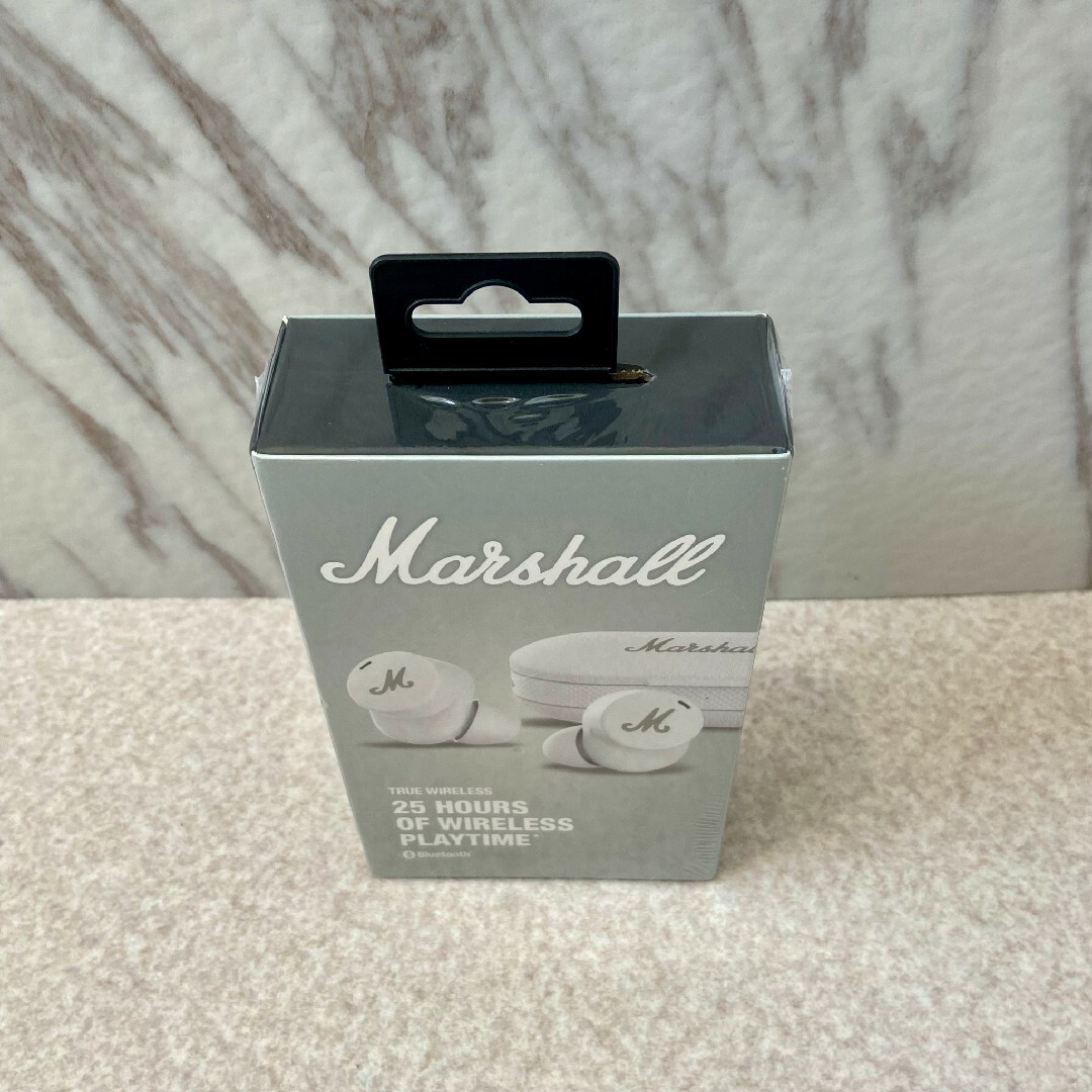 Marshall(マーシャル)のd2 新品　Marshall Mode Ⅱ aptホワイト　ワイヤレスイヤホン スマホ/家電/カメラのオーディオ機器(ヘッドフォン/イヤフォン)の商品写真