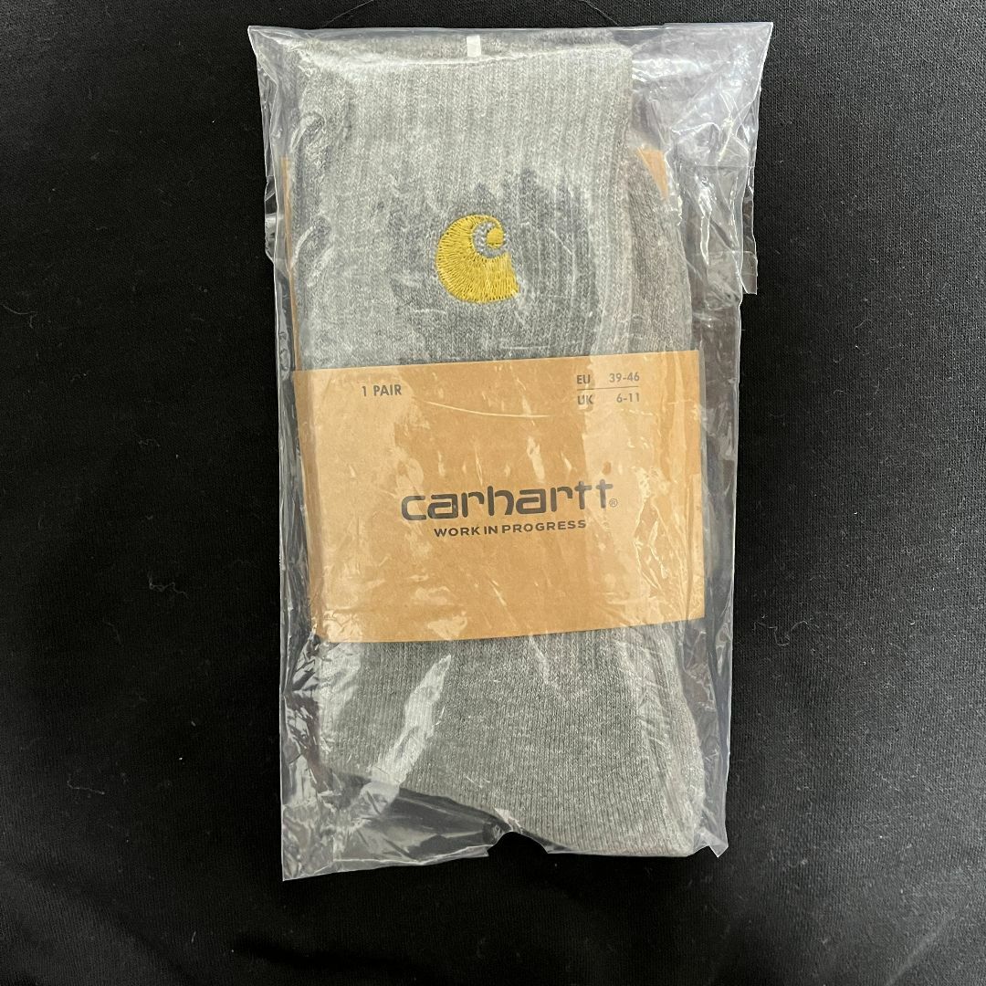 carhartt(カーハート)のcarhartt カーハート　ソックス 靴下　新品未使用品2足セット　グレー　白 メンズのレッグウェア(ソックス)の商品写真