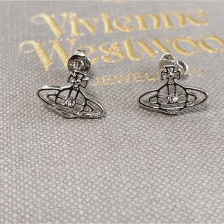 ヴィヴィアンウエストウッド(Vivienne Westwood)のヴィヴィアン ピアス(ピアス(両耳用))