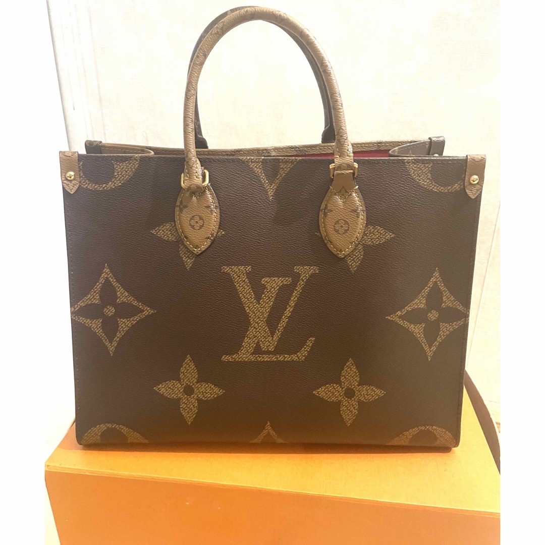 LOUIS VUITTON(ルイヴィトン)の【極美品】ヴィトン　オンザゴー　MM レディースのバッグ(トートバッグ)の商品写真