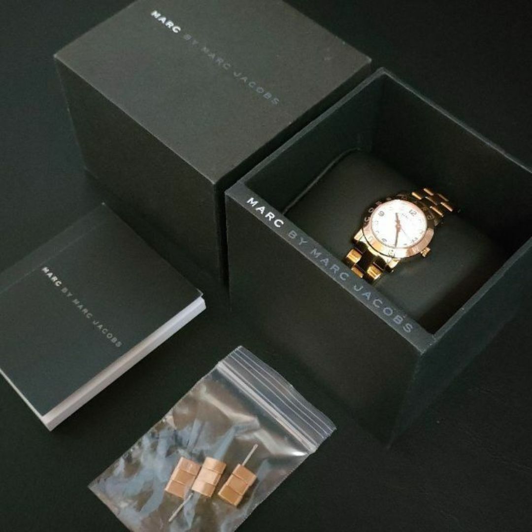 MARC BY MARC JACOBS(マークバイマークジェイコブス)の【美品】MARC JACOBS　マークジェイコブス　レディース時計　ゴールド レディースのファッション小物(腕時計)の商品写真