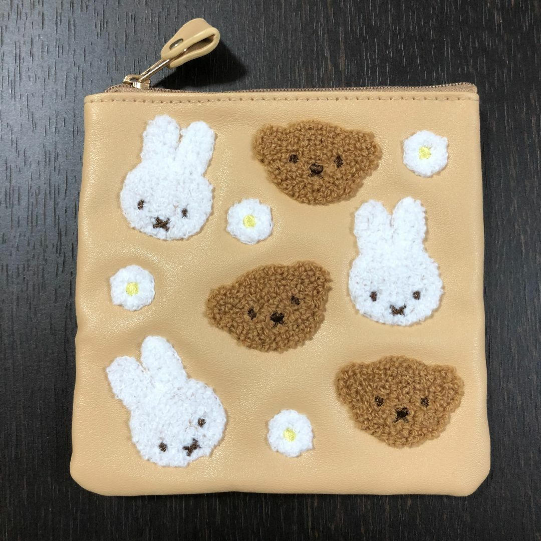 miffy(ミッフィー)のミッフィー＆ボリス　もこもこポーチ　13㎝×13㎝ レディースのファッション小物(ポーチ)の商品写真