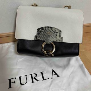 フルラ(Furla)の【美品】FURLA バイカラーショルダーバッグ　リバーシブル　パイソン柄(ショルダーバッグ)