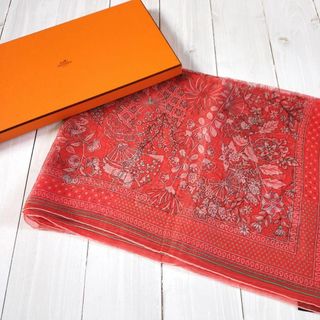 エルメス(Hermes)の✨未使用に近い✨　HERMES    シルクモスリン  ボタニカル ストール 赤(バンダナ/スカーフ)