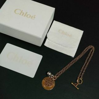 クロエ(Chloe)の【美品】Chloé　クロエ　ネックレス　ラウンドプレート　シルバー　ゴールドロゴ(ネックレス)