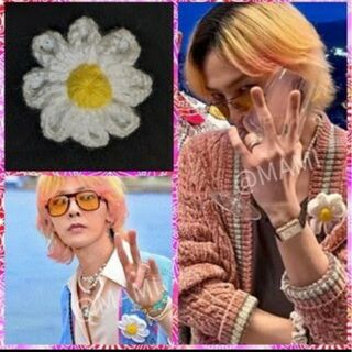 ピースマイナスワン(PEACEMINUSONE)の🌼デイジー 編み編み コサージュ ブローチ バッジ🌼G-DRAGON ジヨン(ブローチ/コサージュ)