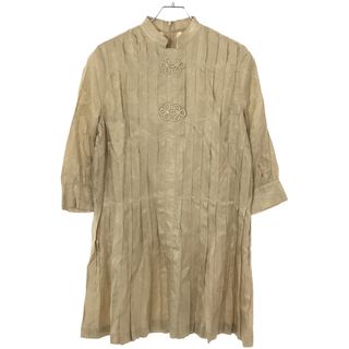 アメリヴィンテージ(Ameri VINTAGE)のAmeri VINTAGE アメリ ヴィンテージ CHINA PLEATS BLOUSE チャイナプリーツブラウス シャツ ベージュ F 01110440810(シャツ/ブラウス(長袖/七分))