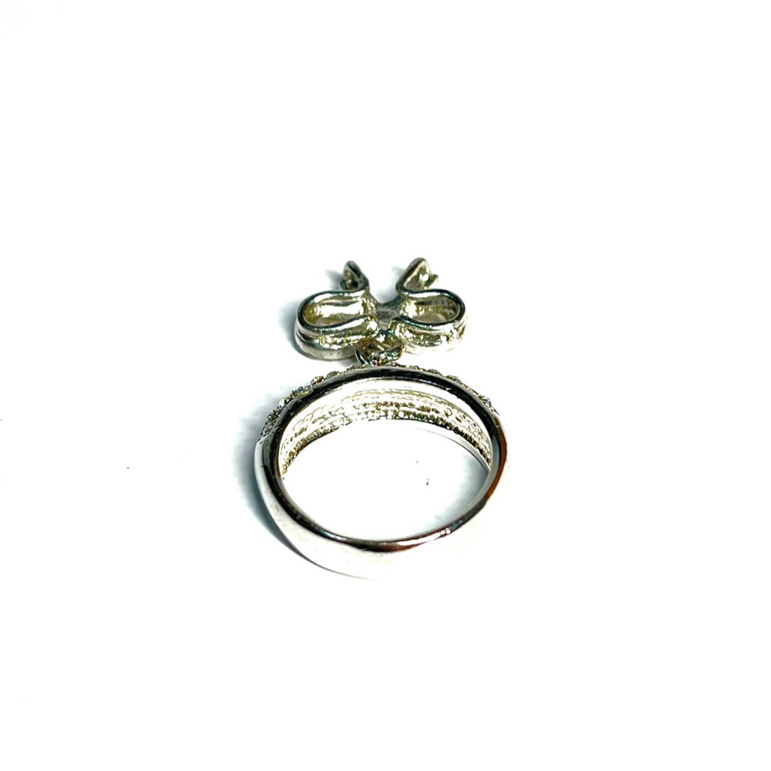 ダイアモンド　リング　シルバー　リボン　指輪　鑑定済み レディースのアクセサリー(リング(指輪))の商品写真