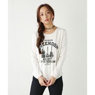 アズールバイマウジー(AZUL by moussy)の送料込 新品 AZUL by moussy ロックロンT WT 3,439円を(Tシャツ(長袖/七分))