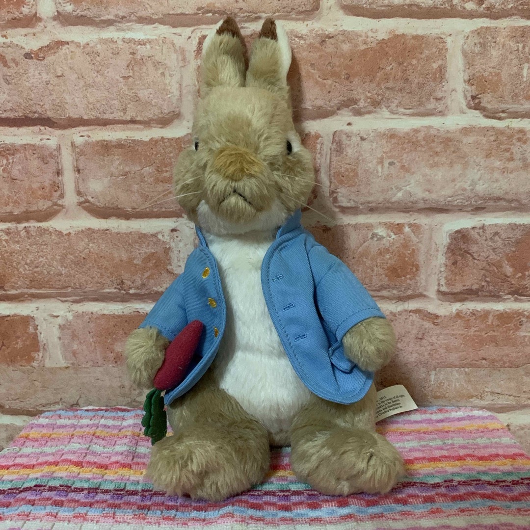 PETER RABBIT（TM）(ピーターラビット)のピーターラビット　ぬいぐるみ　3点セット エンタメ/ホビーのおもちゃ/ぬいぐるみ(キャラクターグッズ)の商品写真