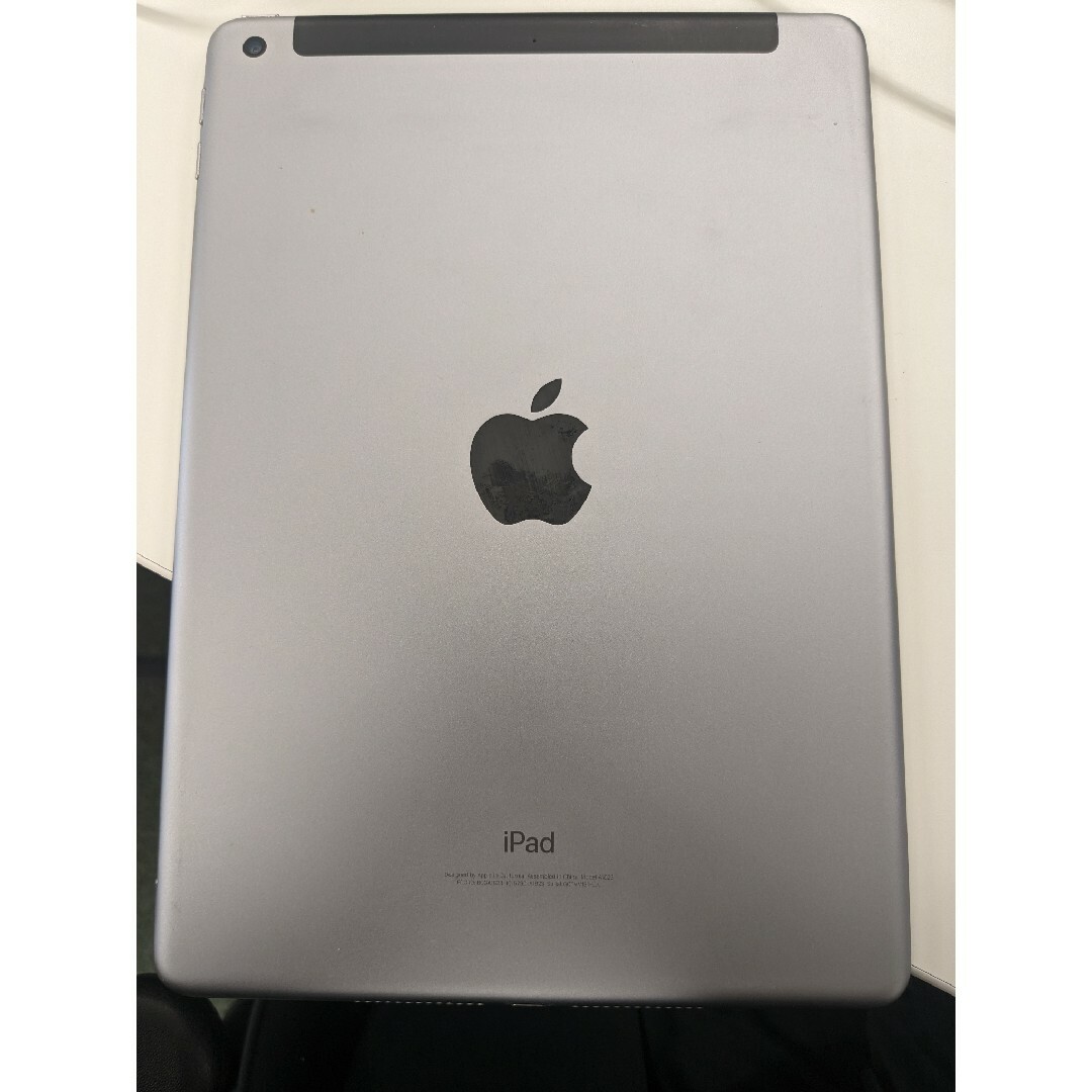 iPad(アイパッド)のipad 5世代　wifi cellukar ボタン割れ スマホ/家電/カメラのPC/タブレット(タブレット)の商品写真