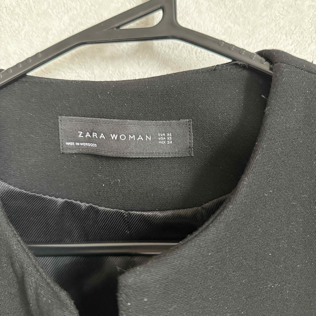 ZARA(ザラ)のZARA  フリル　コート　ブラック　XS レディースのジャケット/アウター(ロングコート)の商品写真