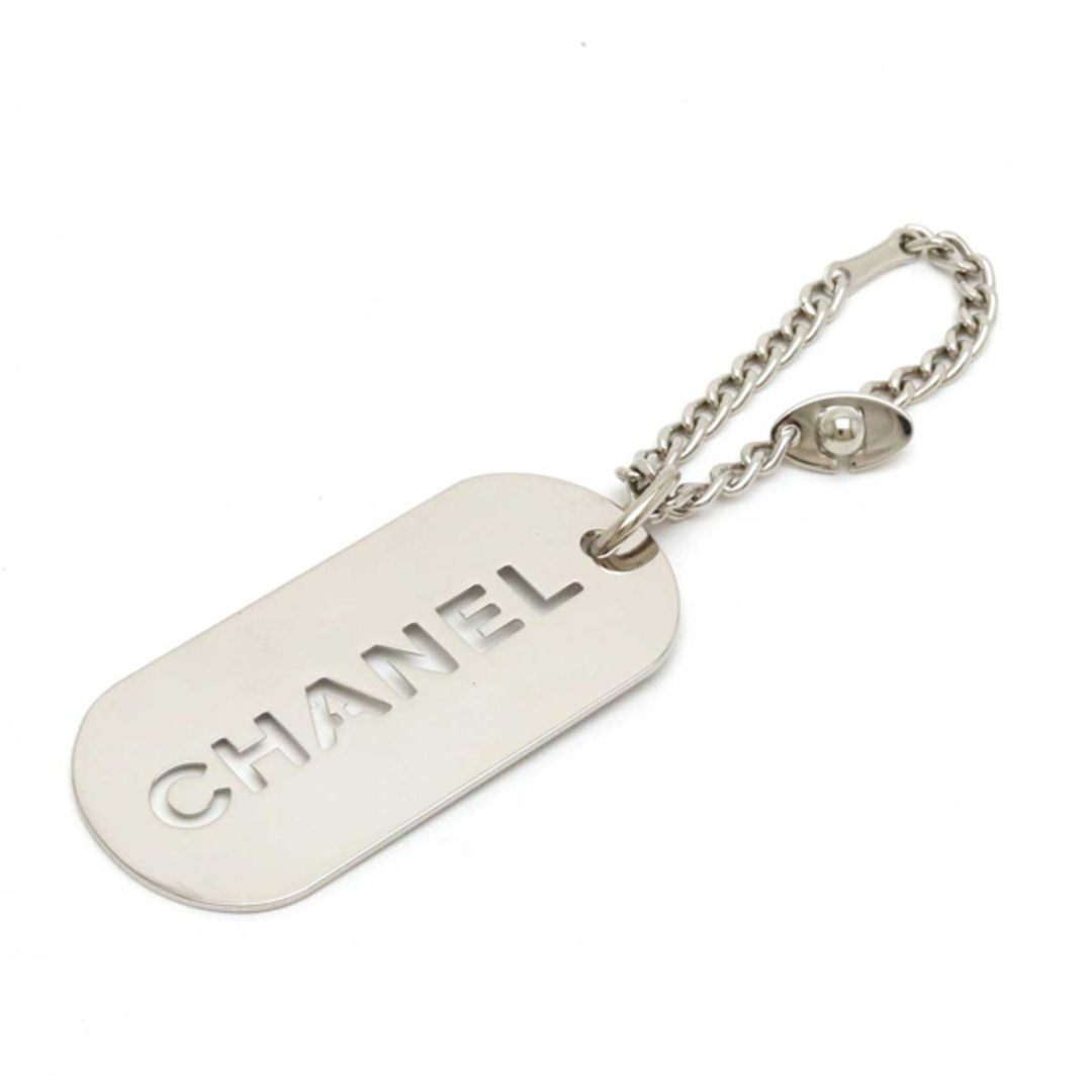 CHANEL(シャネル)のシャネル ロゴプレート ドッグタグ キーホルダー （22330126） レディースのファッション小物(キーホルダー)の商品写真