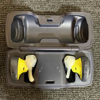 ボーズ(BOSE)のBOSE SOUND SPORTS FREE ボーズ ワイヤレスイヤホン B(ヘッドフォン/イヤフォン)