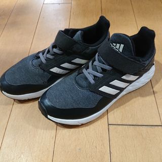 アディダス(adidas)のアディダス ジュニアスニーカー 23.5cm(スニーカー)