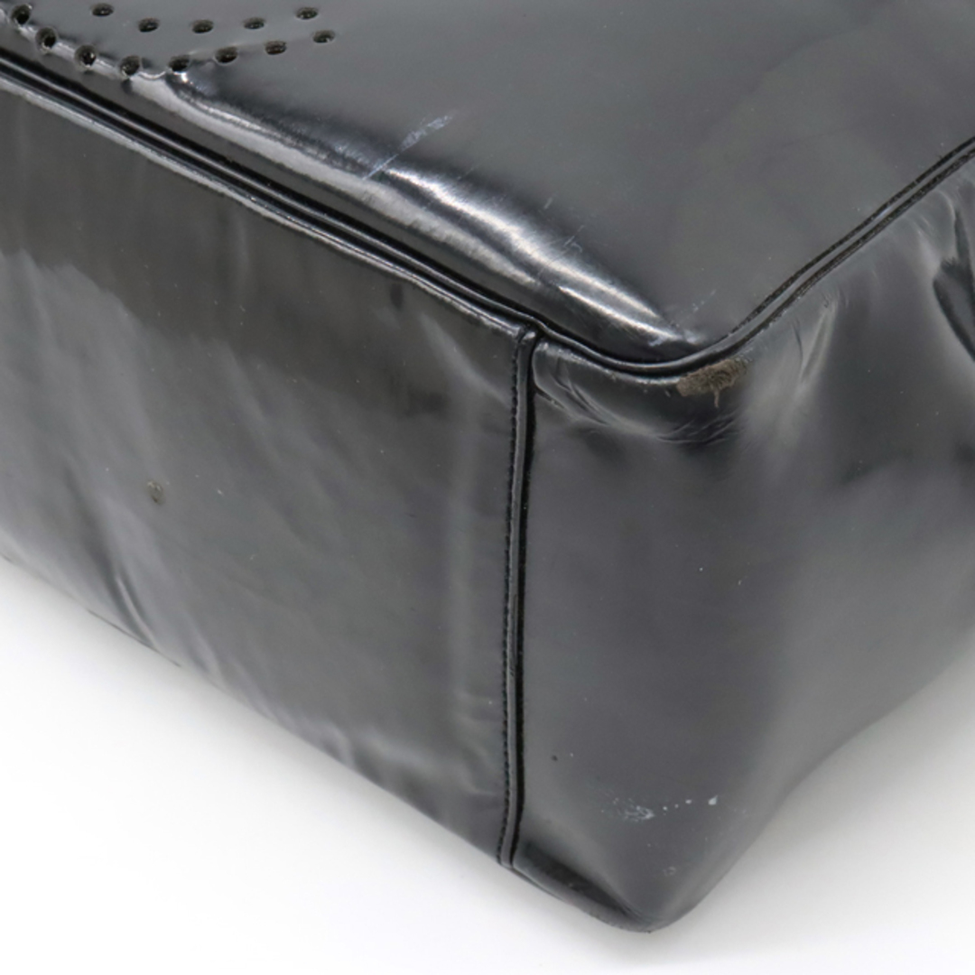 CHANEL(シャネル)のシャネル ココマーク トリプルココ パンチング （12340255） レディースのバッグ(ショルダーバッグ)の商品写真