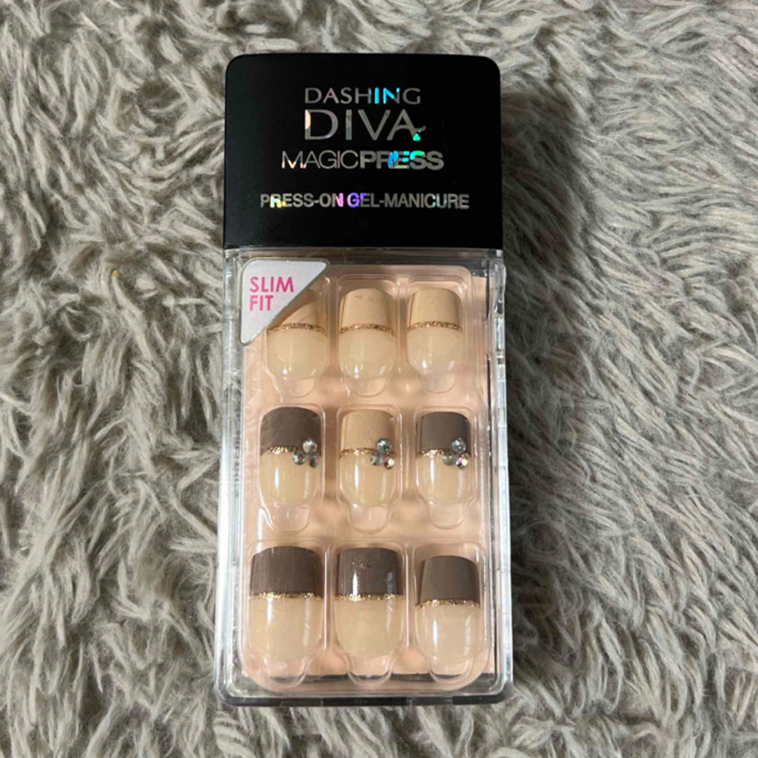 DIVA ネイルチップ コスメ/美容のネイル(つけ爪/ネイルチップ)の商品写真