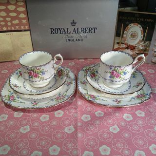 ROYAL ALBERT - ロイヤルアルバート プチポワン　カップ＆ソーサー＆ケーキプレート　トリオセット