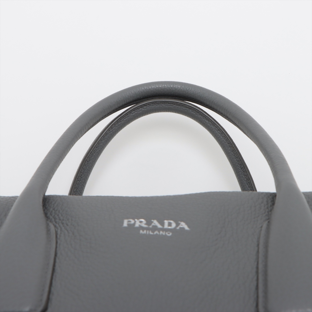 PRADA(プラダ)のプラダ  レザー  グレー レディース ハンドバッグ レディースのバッグ(ハンドバッグ)の商品写真