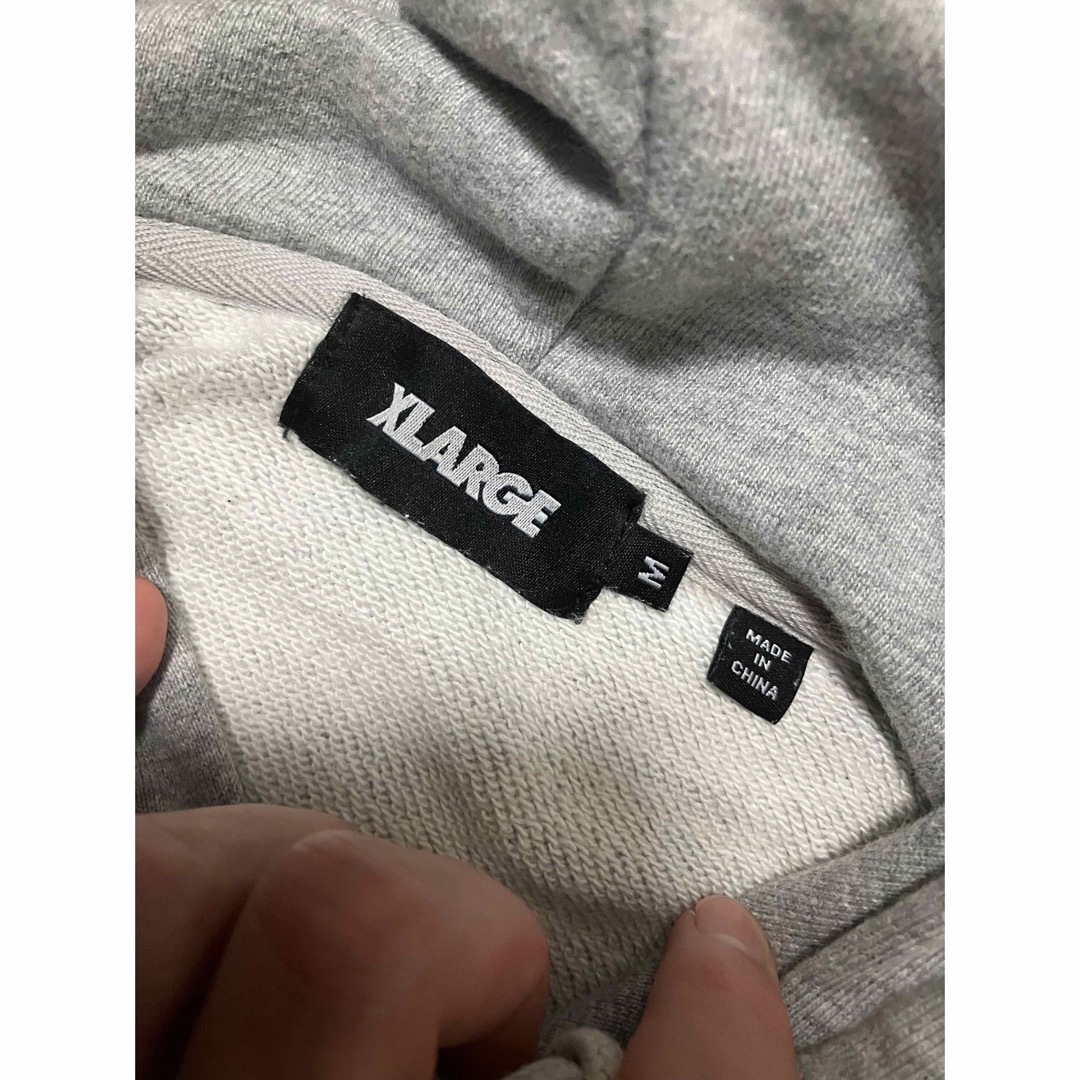 XLARGE(エクストララージ)のX-LARGE エクストララージ　ボーンロゴ　パーカー　Mサイズ　グレー メンズのトップス(パーカー)の商品写真