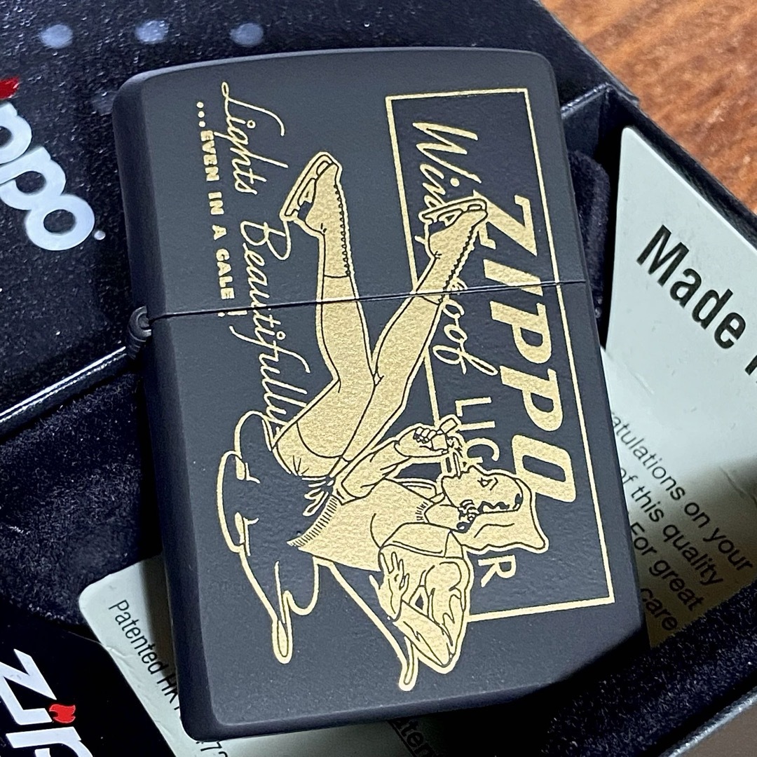 ZIPPO(ジッポー)のZippo ウィンディ ガール BKM-3 艶消し黒＆金色 ジッポー ライター メンズのファッション小物(タバコグッズ)の商品写真