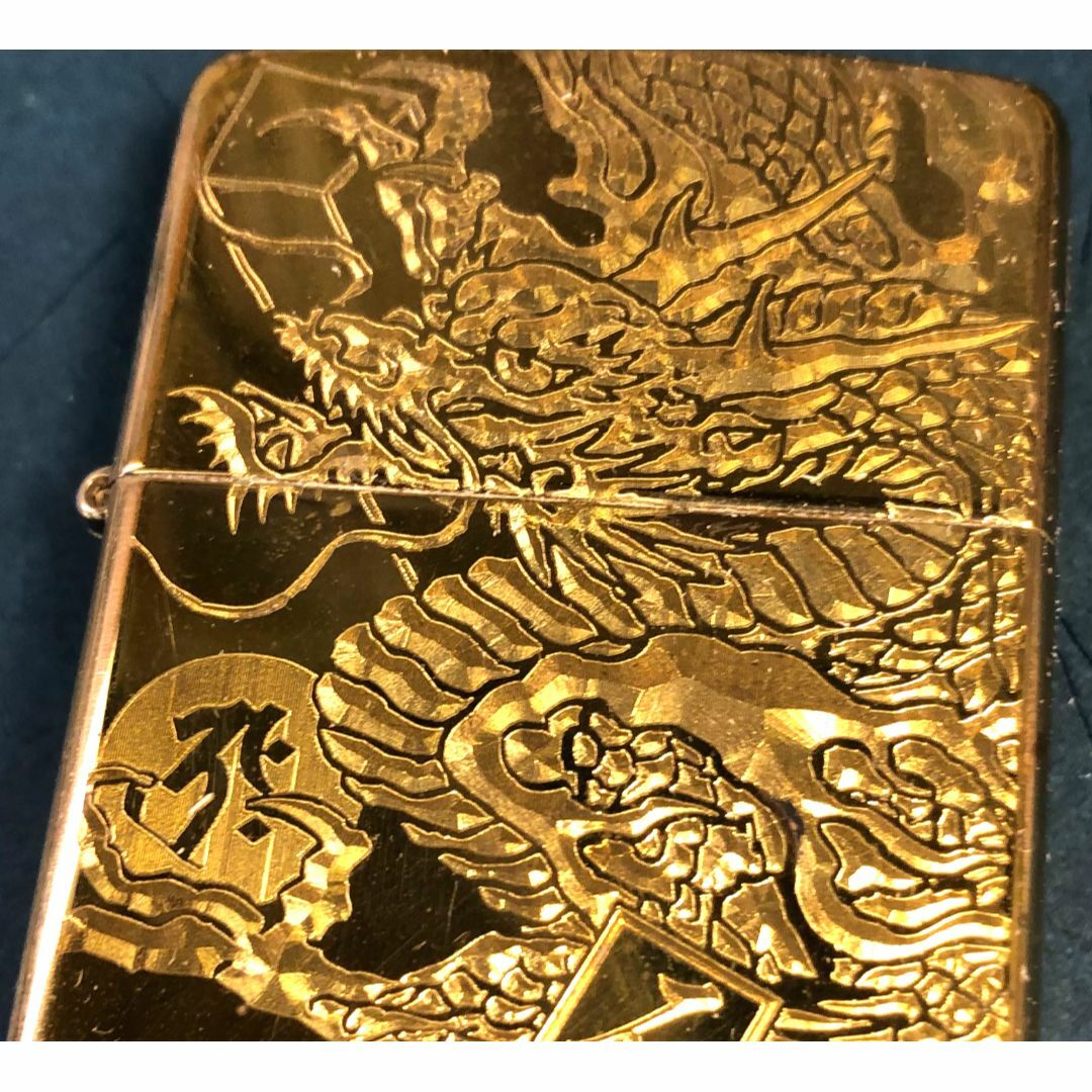 ZIPPO(ジッポー)のジッポーアーマーボディー金 昇り龍・名前・梵字　彫刻zippo 倶利伽羅竜王 メンズのファッション小物(タバコグッズ)の商品写真