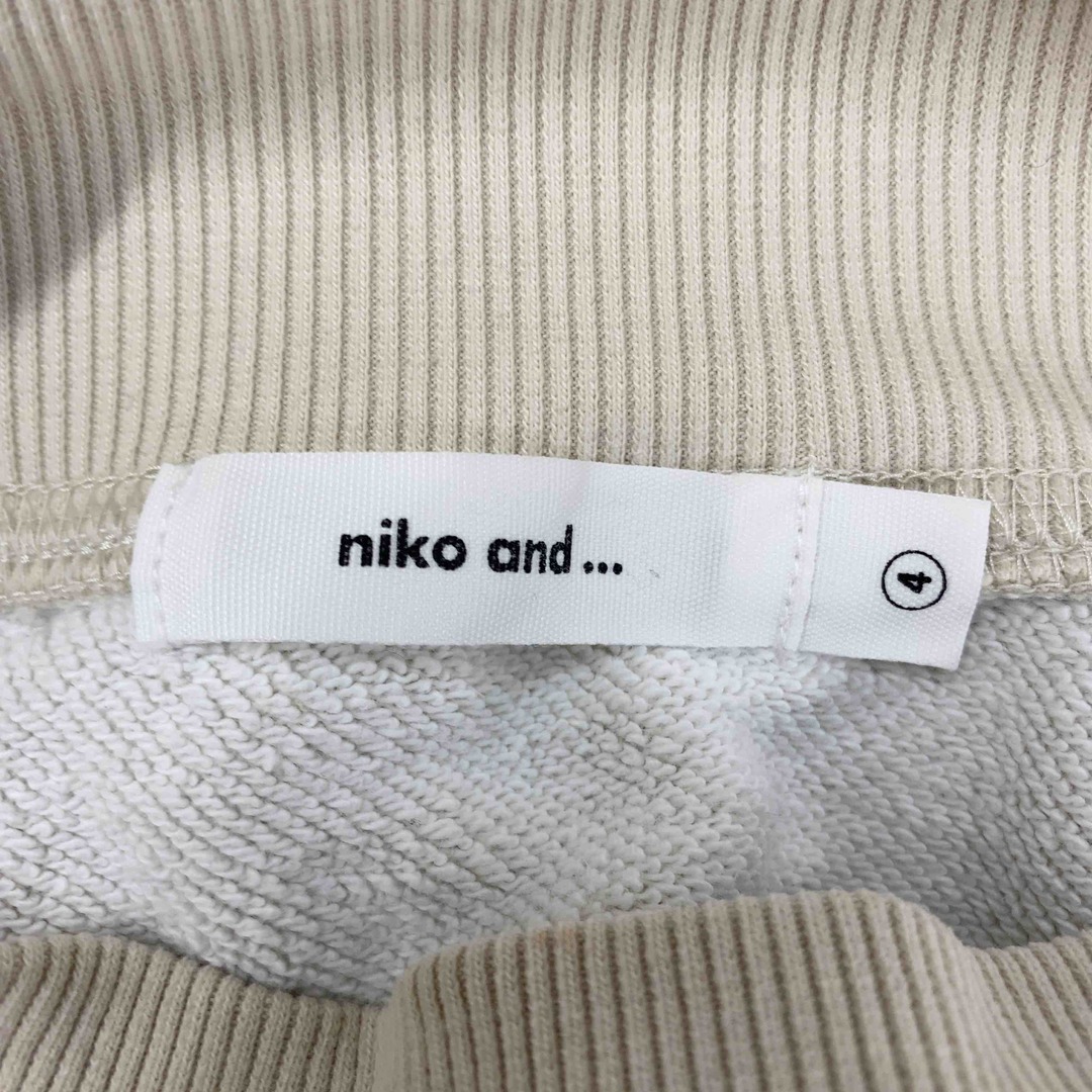 niko and...(ニコアンド)のniko and... ニコアンド レディース スウェット ベージュ tk レディースのトップス(トレーナー/スウェット)の商品写真