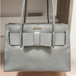 ミュウミュウ(miumiu)の【正規品】miumiu マドラスフィオッコバッグ(ショルダーバッグ)