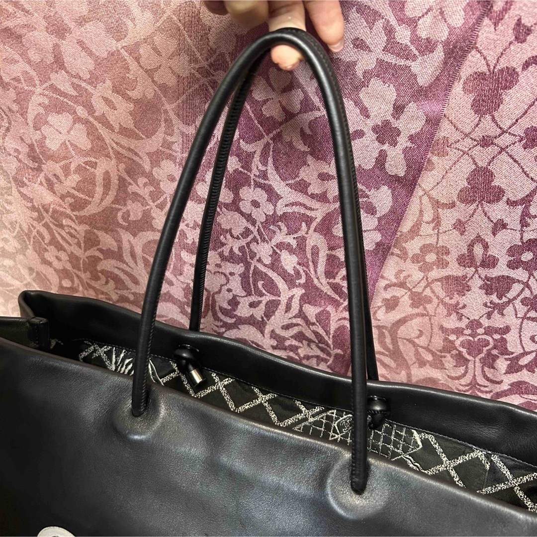 CHANEL - 【美品】CHANELシャネル エッセンシャルトートGMバッグ CHANEL - 【美品】CHANELシャネル エッセンシャルトートGMバッグ