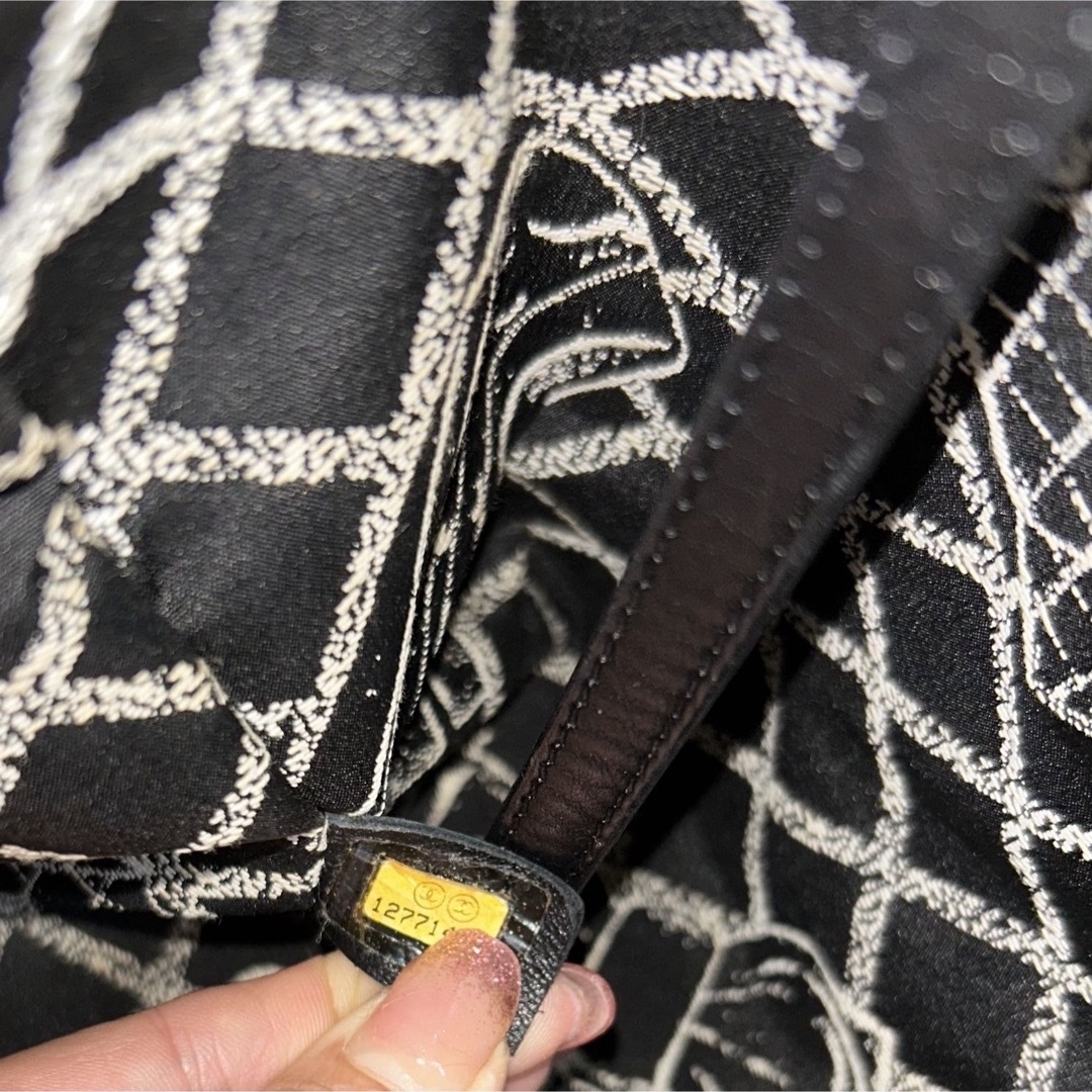 CHANEL - 【美品】CHANELシャネル エッセンシャルトートGMバッグ CHANEL - 【美品】CHANELシャネル エッセンシャルトートGMバッグ