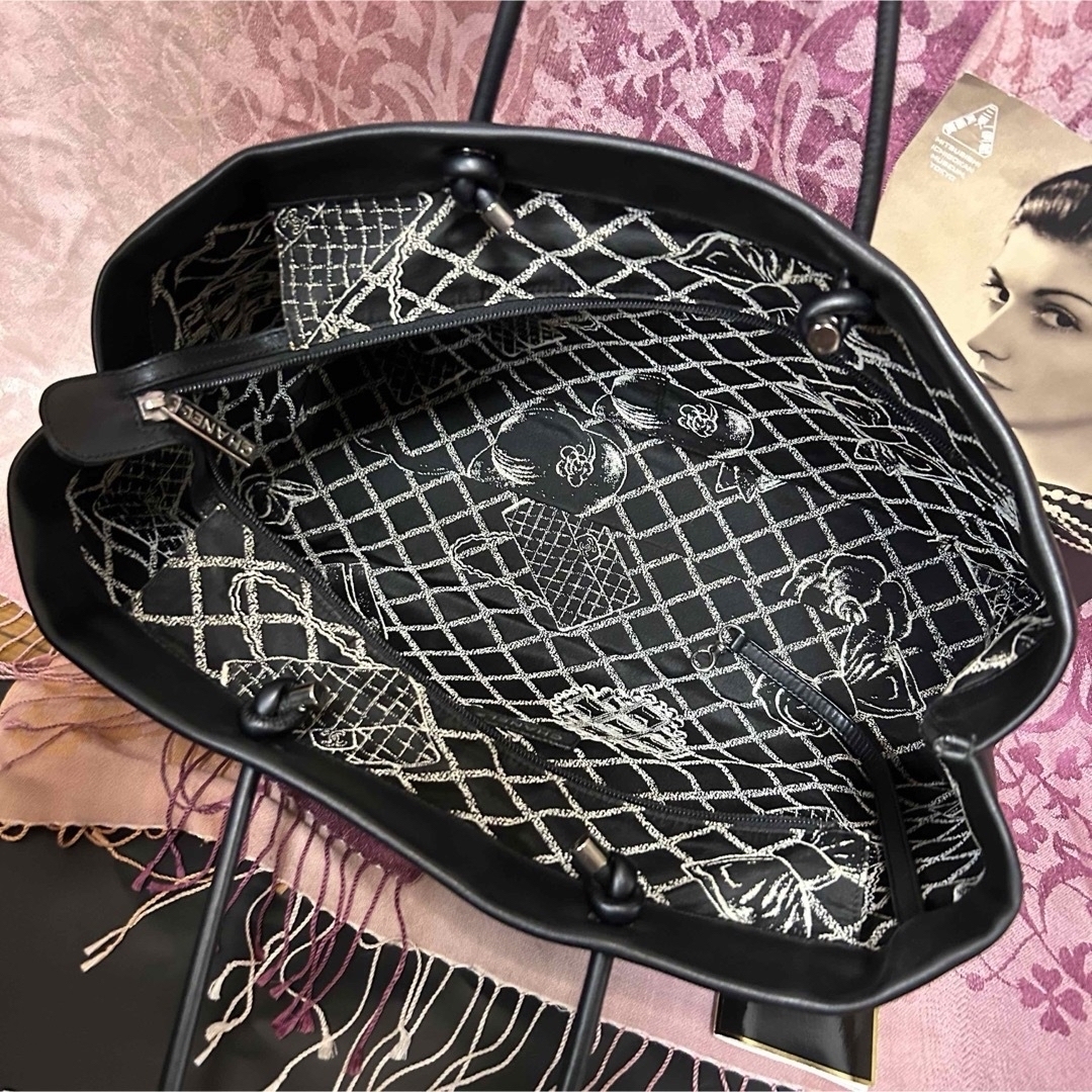 CHANEL - 【美品】CHANELシャネル エッセンシャルトートGMバッグ CHANEL - 【美品】CHANELシャネル エッセンシャルトートGMバッグ