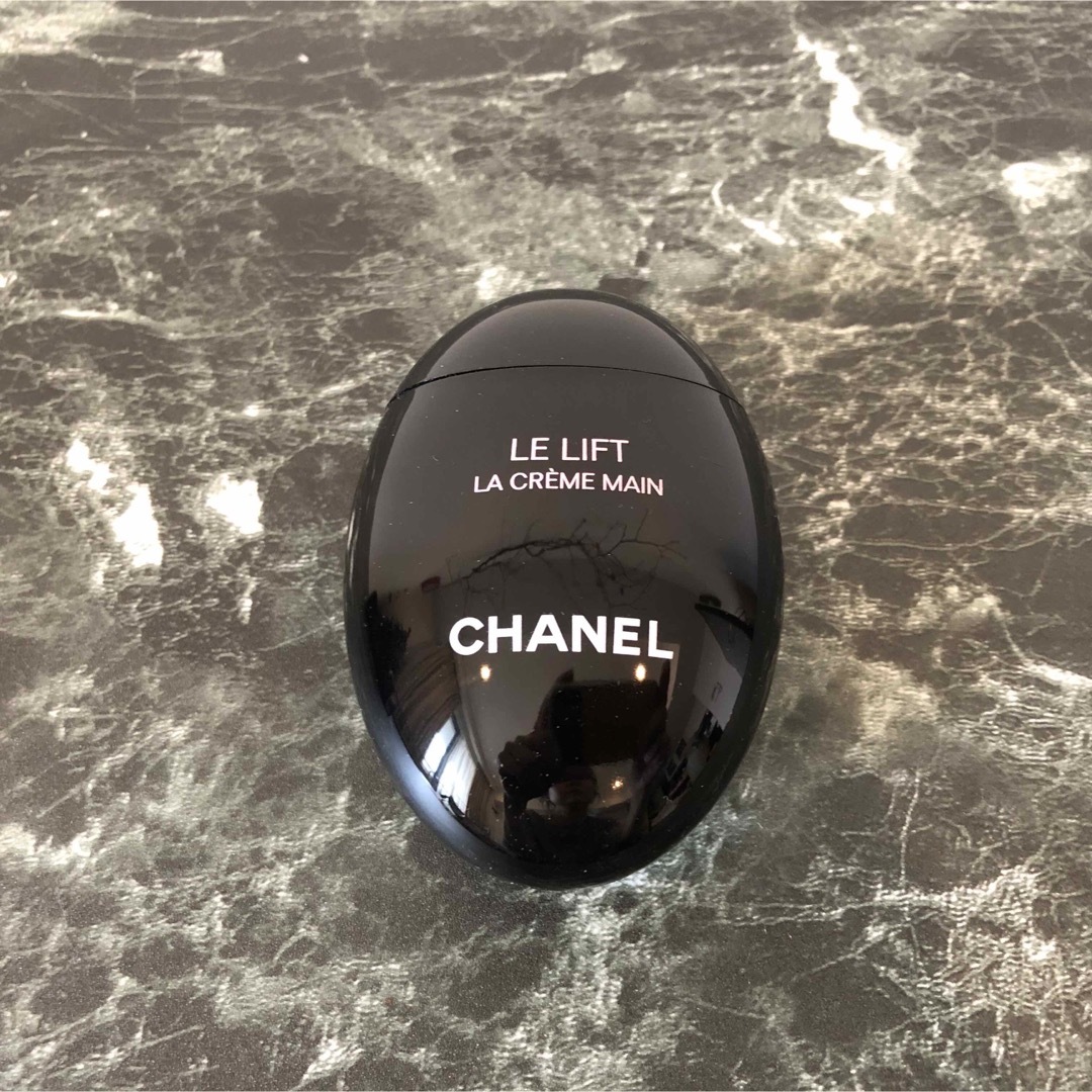CHANEL(シャネル)のCHANEL シャネル ハンドクリーム ル リフト ラ クレーム マン 50mL コスメ/美容のボディケア(ハンドクリーム)の商品写真