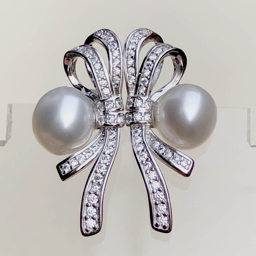 本真珠　南洋白蝶真珠　ホワイト　リボンデザインs925ピアス レディースのアクセサリー(ピアス)の商品写真