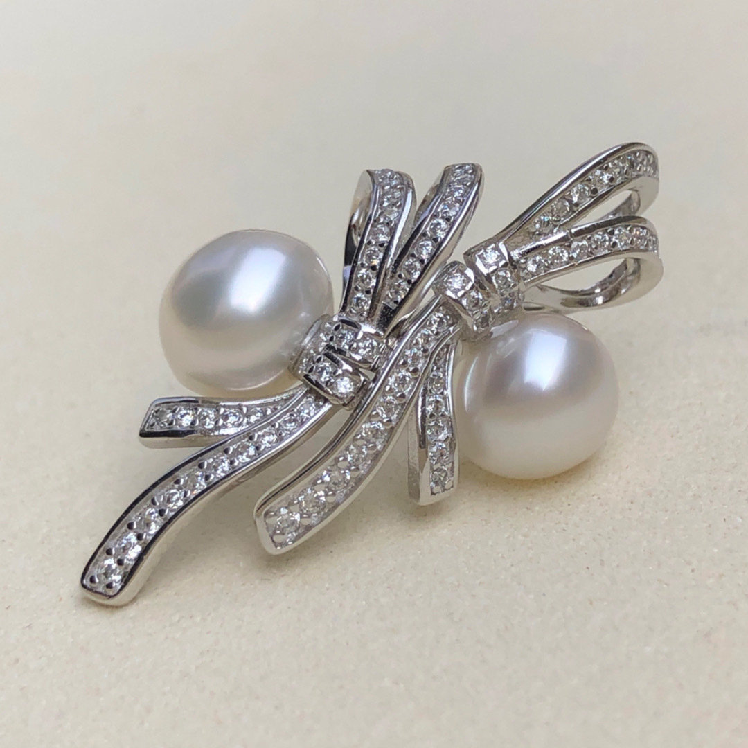 本真珠　南洋白蝶真珠　ホワイト　リボンデザインs925ピアス レディースのアクセサリー(ピアス)の商品写真