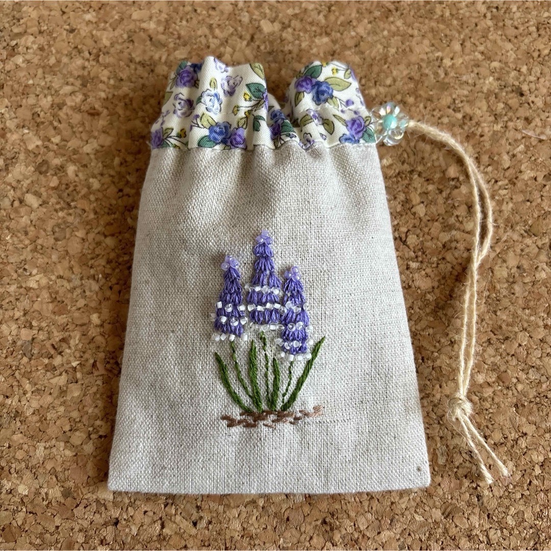 ムスカリ　花刺繍入　ミニミニ巾着　ポプリサシェ　お守り袋　ハンドメイド ハンドメイドのファッション小物(その他)の商品写真