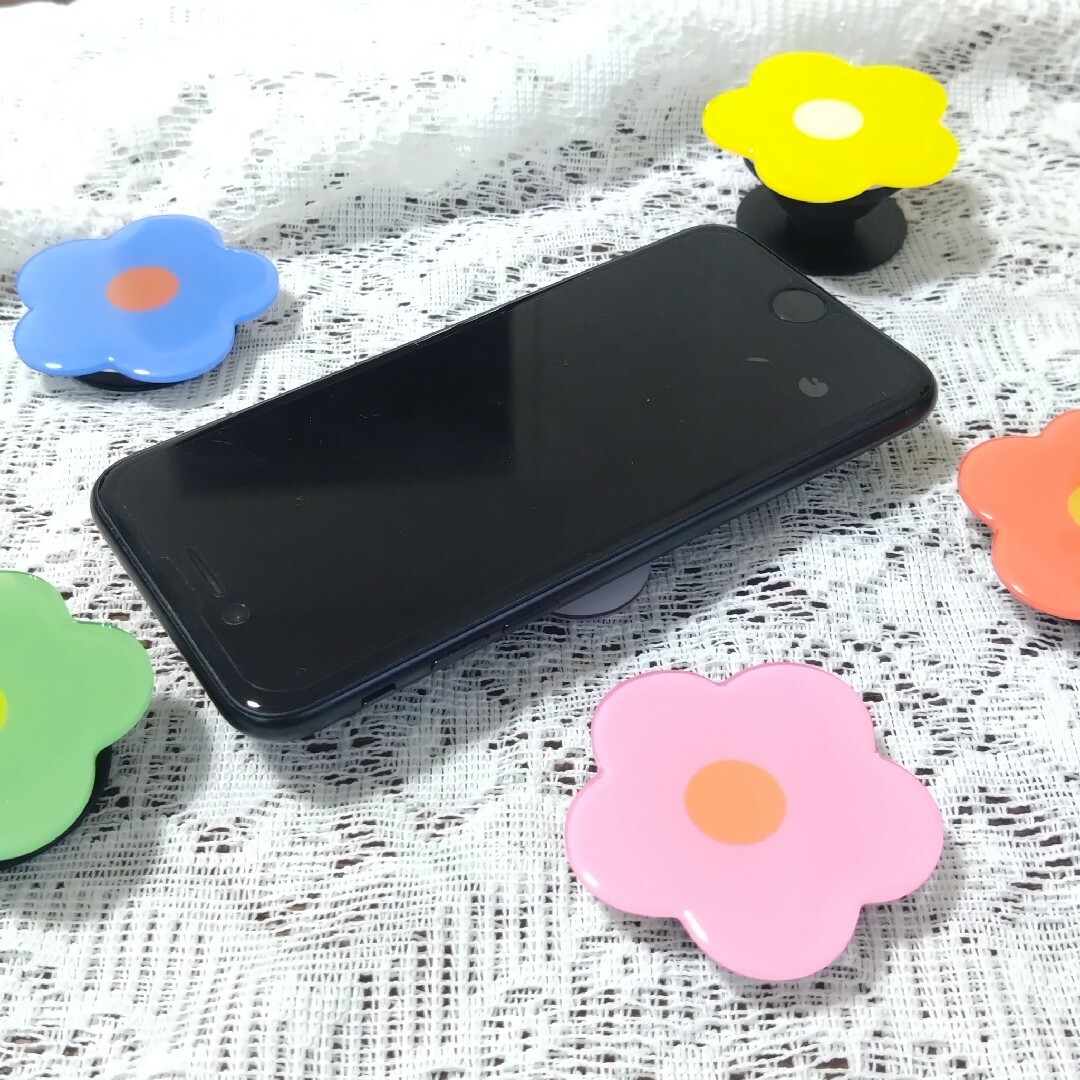 可愛いお花のスマホホルダー／スマホグリップ／スマホスタンド スマホ/家電/カメラのスマホアクセサリー(その他)の商品写真