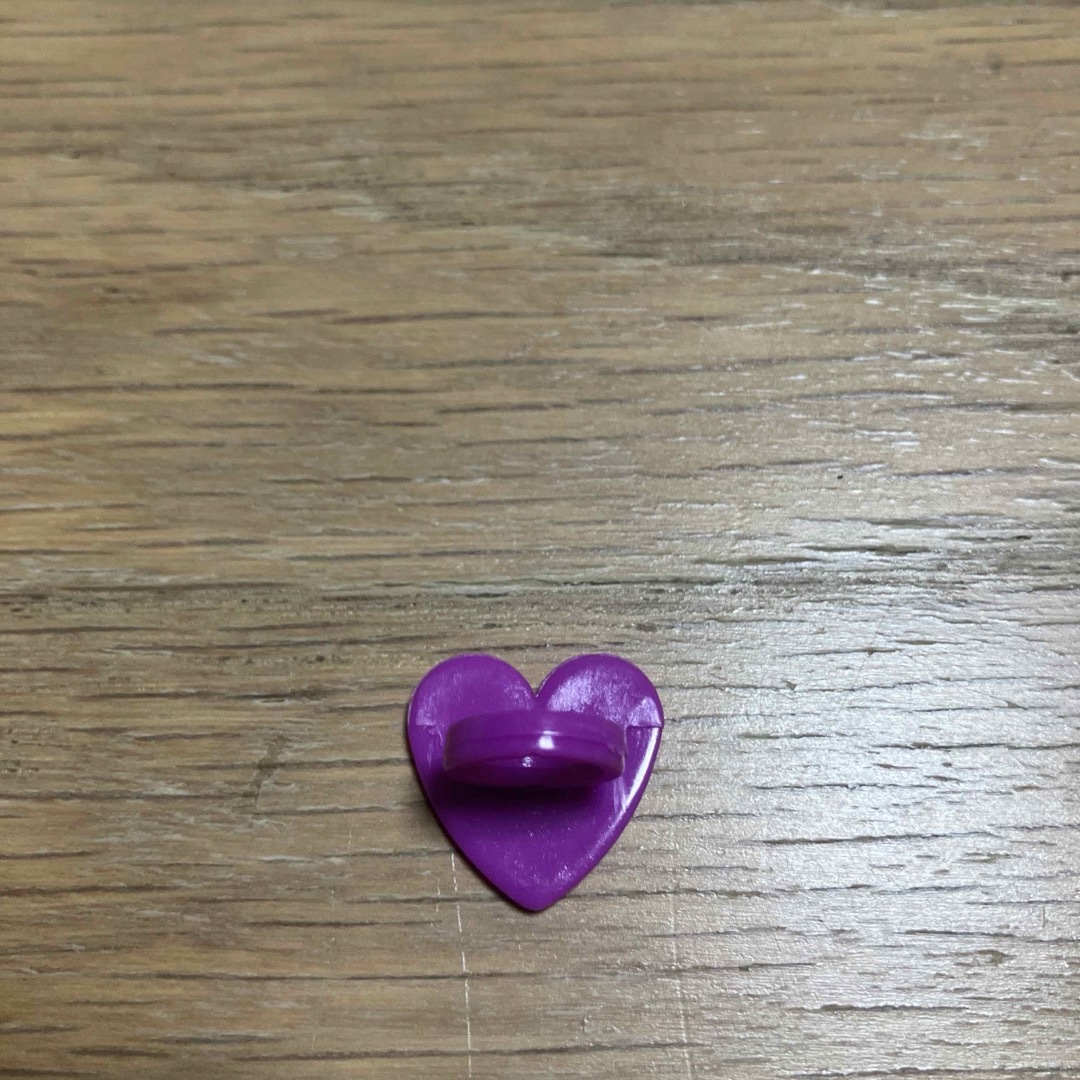 ハート　指輪　紫　極小　プラスチック キッズ/ベビー/マタニティのこども用ファッション小物(その他)の商品写真