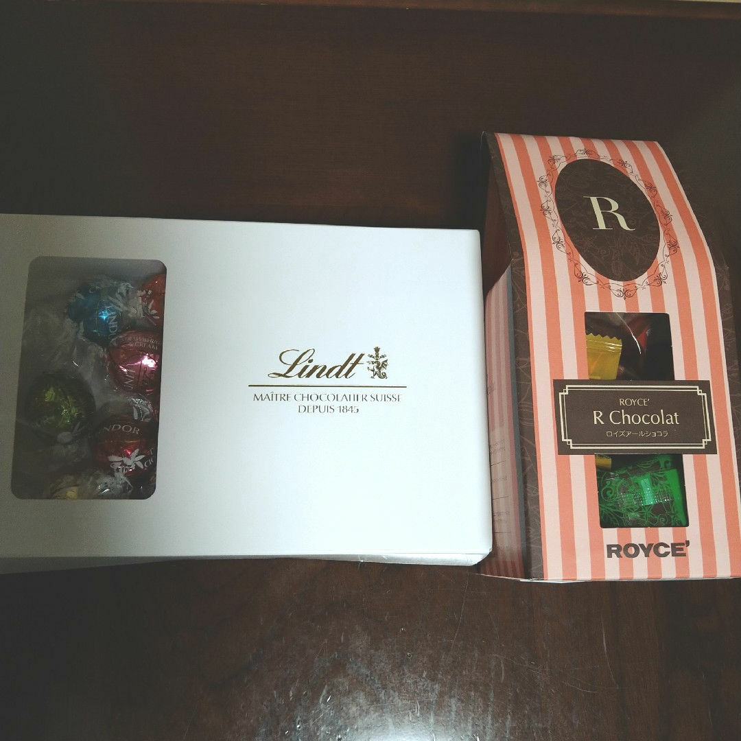 Lindt(リンツ)のリンドール テイスティングセット＆ロイズアールショコラ 食品/飲料/酒の食品(菓子/デザート)の商品写真