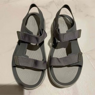 クロックス(crocs)のサンダル　クロックス　22センチ(サンダル)