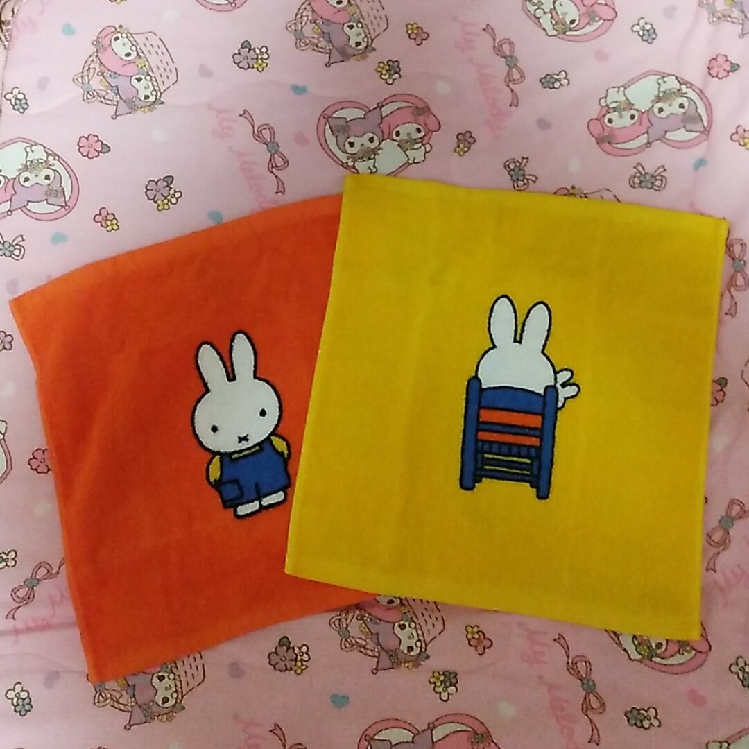 miffy(ミッフィー)のブルーナ　ミッフィー　ハンドタオル　2枚　未使用品 インテリア/住まい/日用品の日用品/生活雑貨/旅行(タオル/バス用品)の商品写真