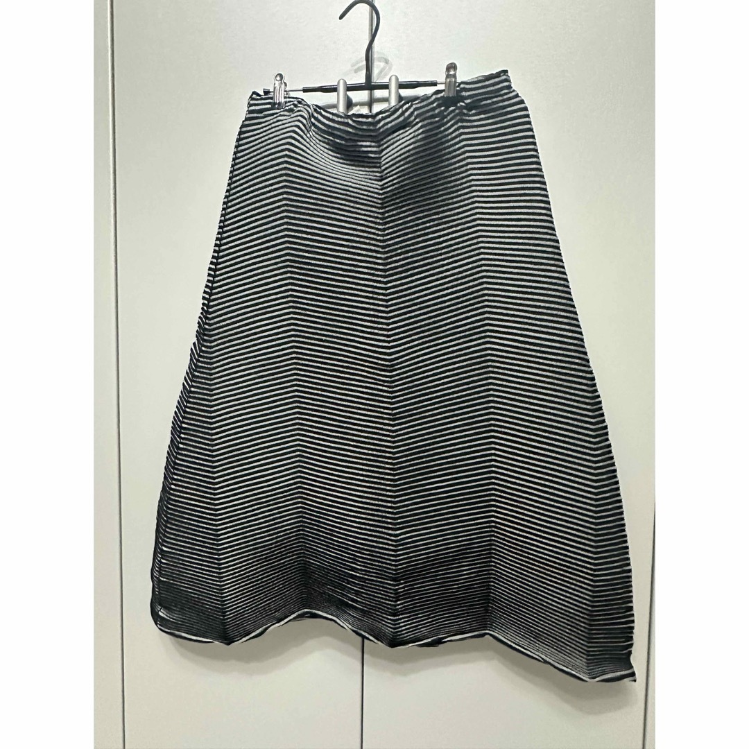 ISSEY MIYAKE(イッセイミヤケ)のイッセイミヤケコレクション　ドレスとスカートどちらでも使えます（1580） レディースのスカート(ロングスカート)の商品写真