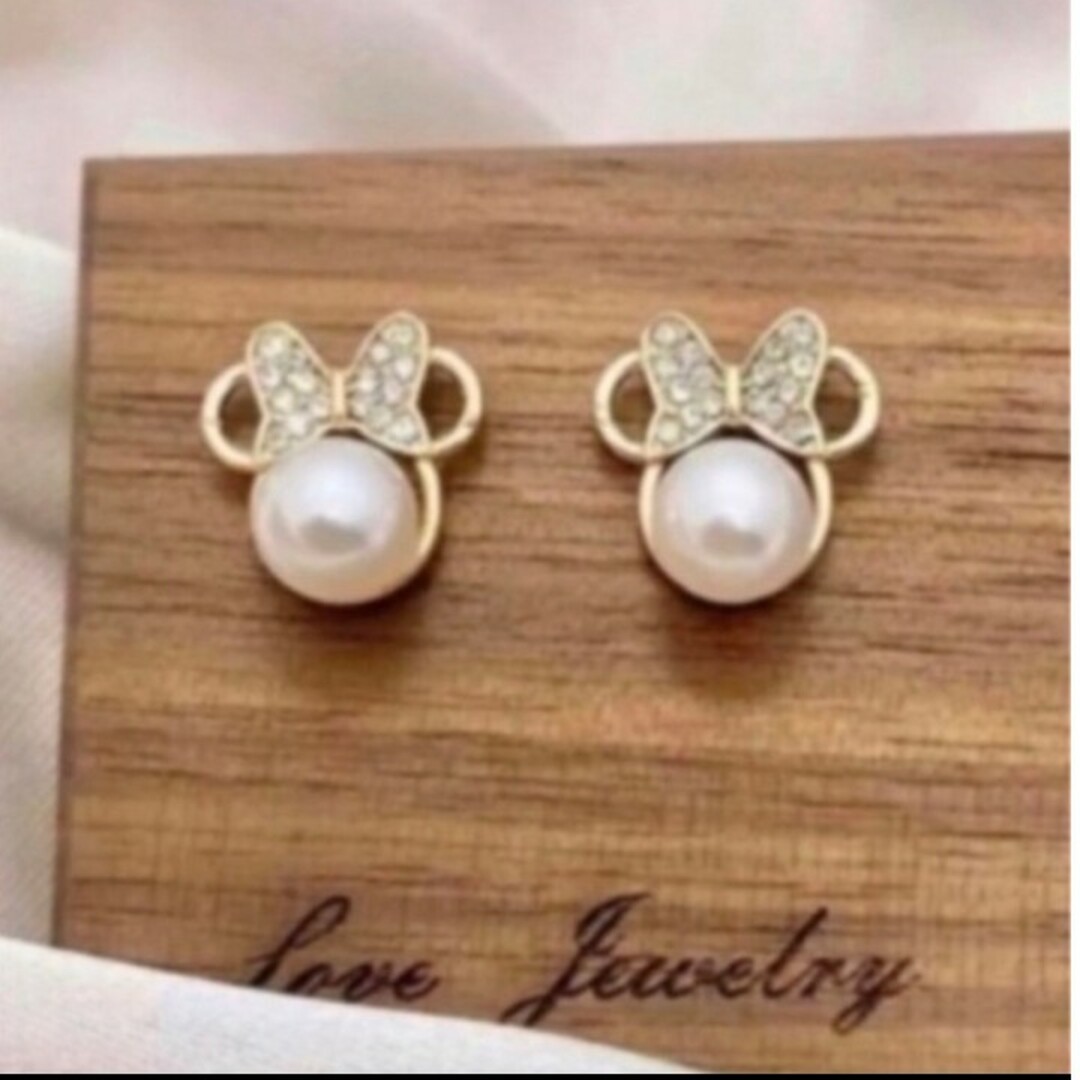 Disney(ディズニー)の大人ディズニー❤︎豪華パール＆ストーンピアス　ミニーちゃん レディースのアクセサリー(ピアス)の商品写真