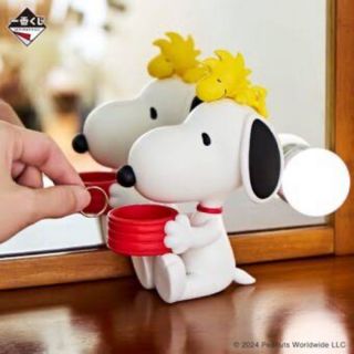 スヌーピー(SNOOPY)のスヌーピー　一番くじ　ミニ小物入れ付きフィギュア(キャラクターグッズ)