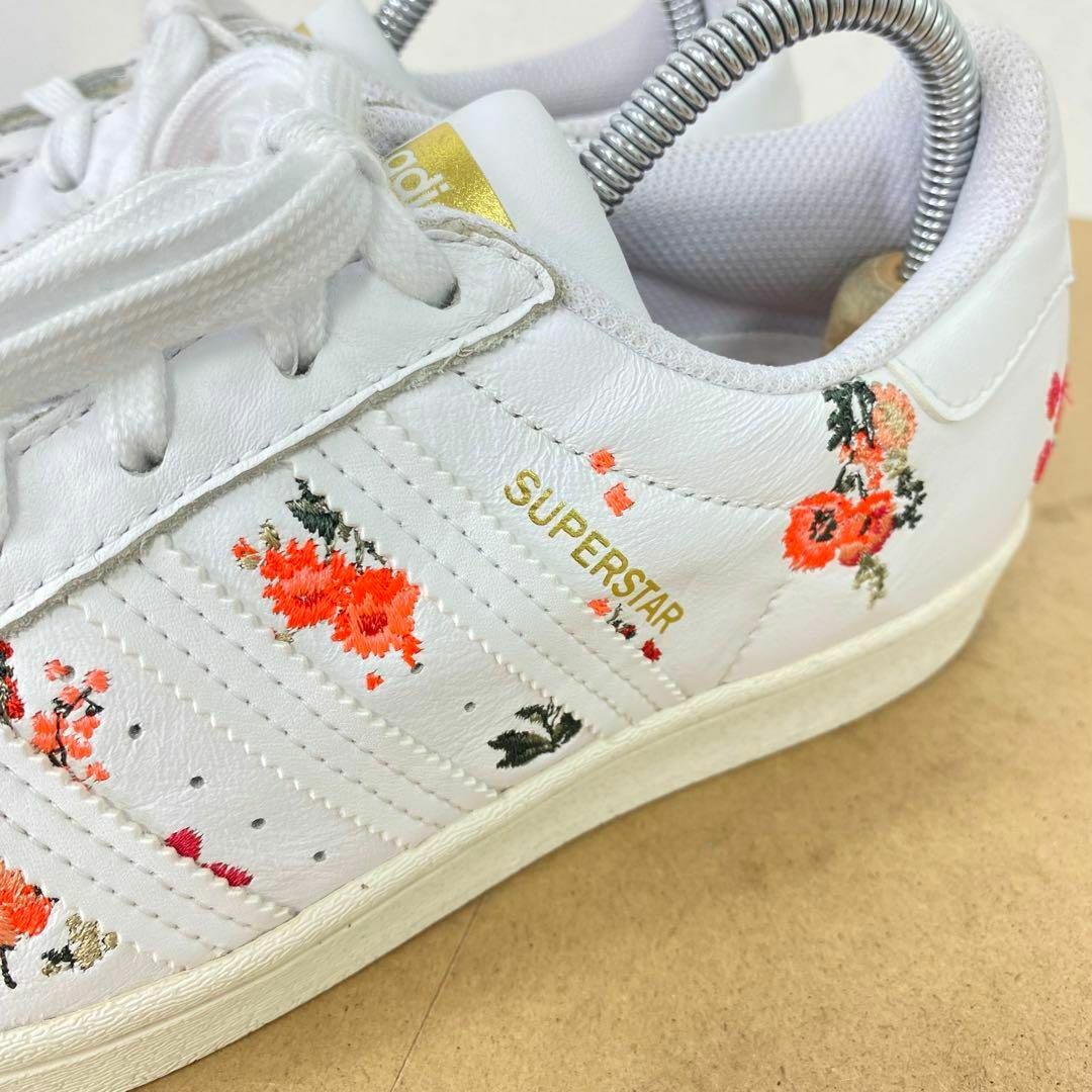 ■ adidas スーパースター Floral Embroidery 22.5 レディースの靴/シューズ(スニーカー)の商品写真