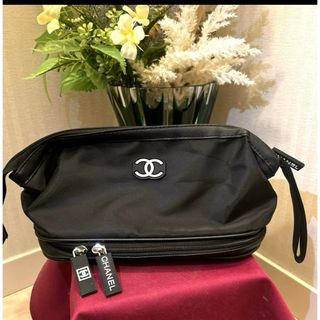 CHANEL - 新品未使用　CHANEL ノベルティ　コスメバッグ　化粧ポーチ　大容量　