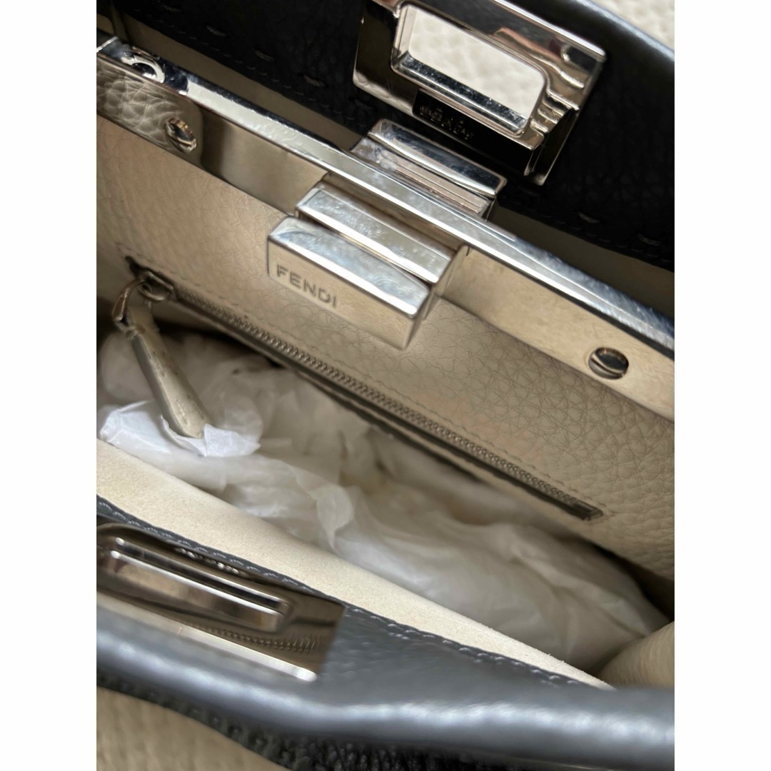 FENDI(フェンディ)のFENDI フェンディ セレリア ピーカブー スモール グレー レディースのバッグ(ハンドバッグ)の商品写真
