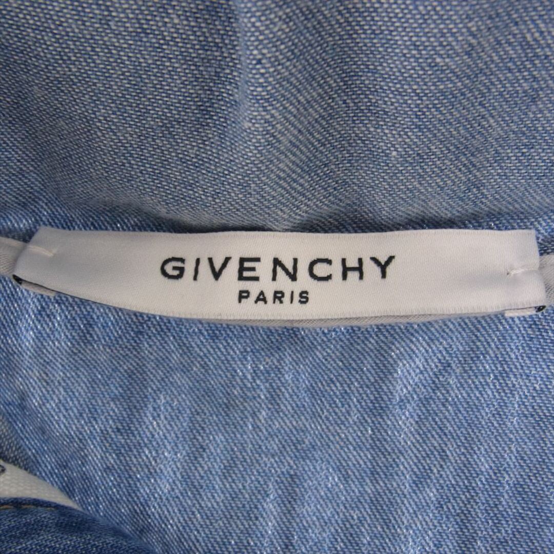 GIVENCHY(ジバンシィ)のGIVENCHY ジバンシィ パーカー BMJ02H50BB　 ハーフボタン デニム ロゴパッチ フーディー パーカー ブルー系 S【中古】 レディースのトップス(パーカー)の商品写真